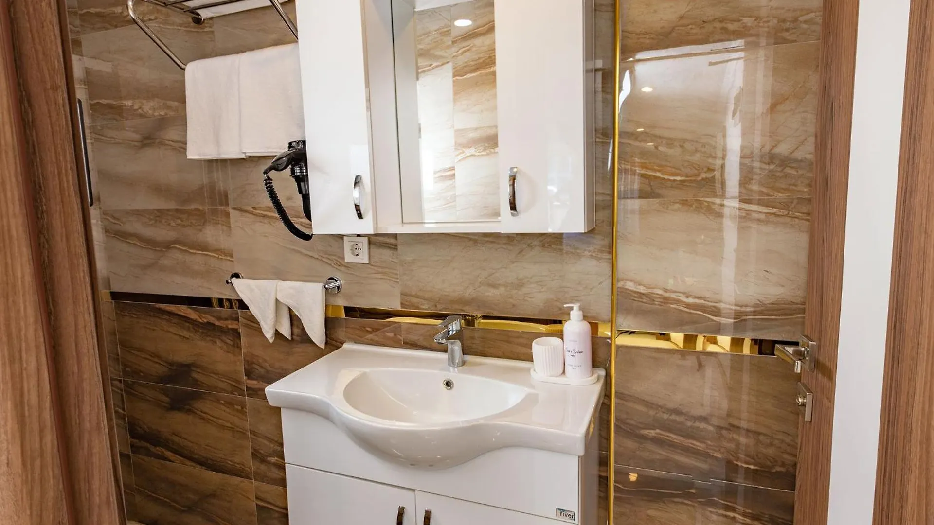 Quinnova Hotel Istanbul B&B