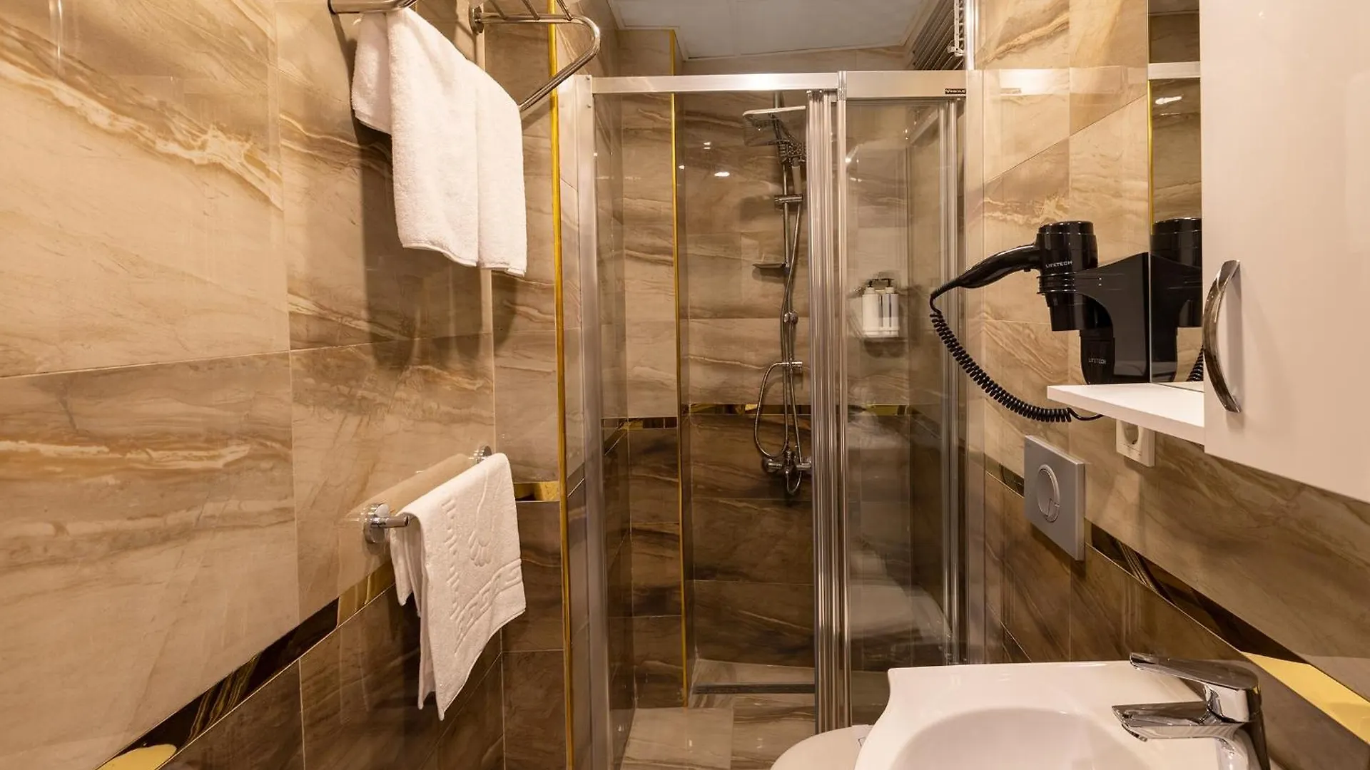 Quinnova Hotel Istanbul 0*,